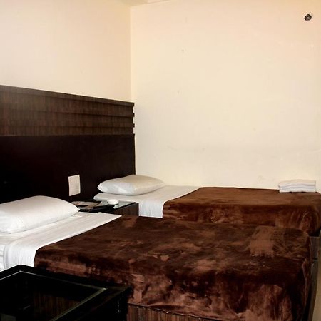 Aman Deluxe Hotel New Delhi Buitenkant foto
