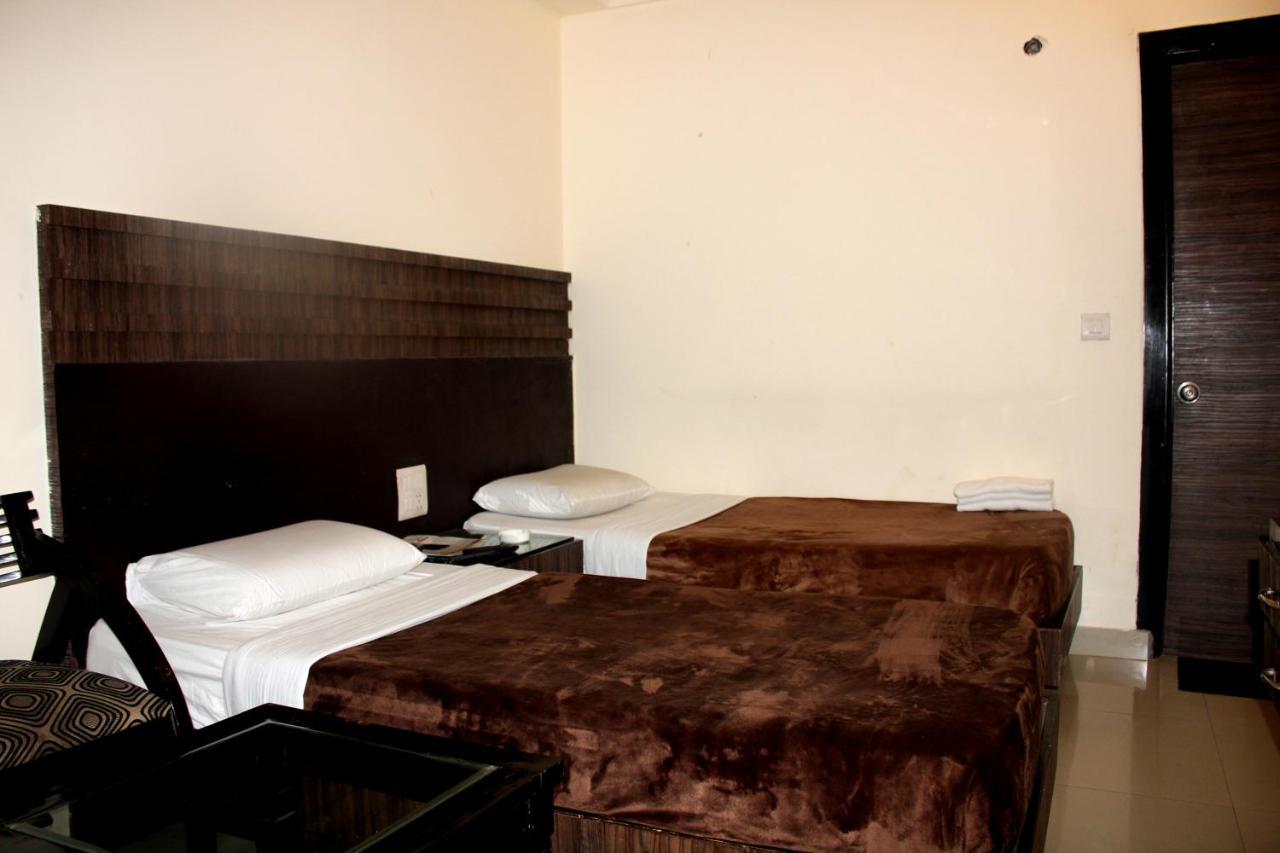 Aman Deluxe Hotel New Delhi Buitenkant foto