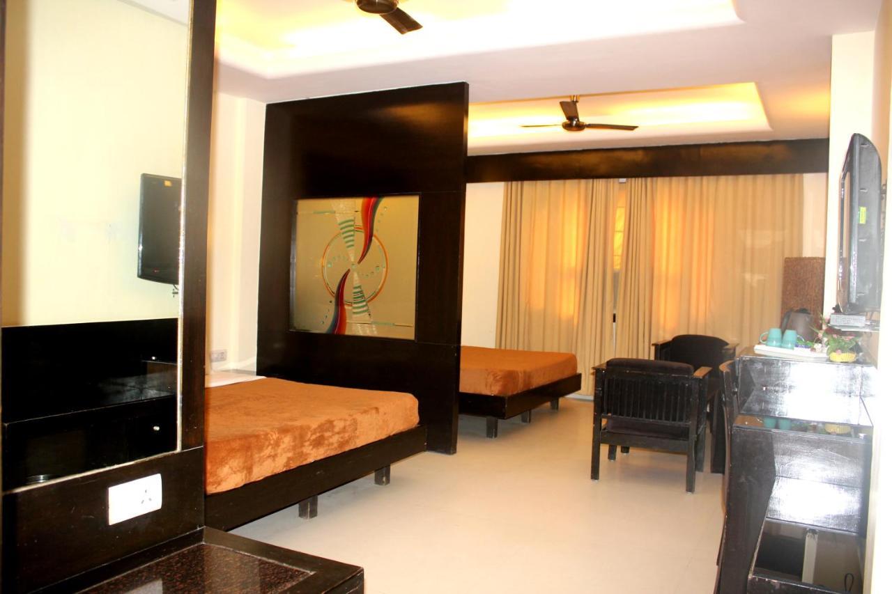 Aman Deluxe Hotel New Delhi Buitenkant foto