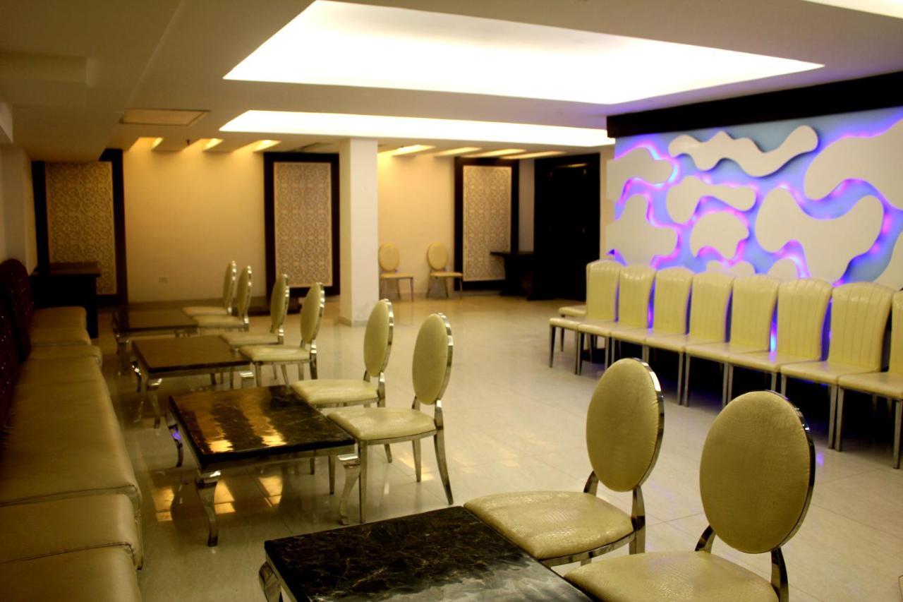 Aman Deluxe Hotel New Delhi Buitenkant foto