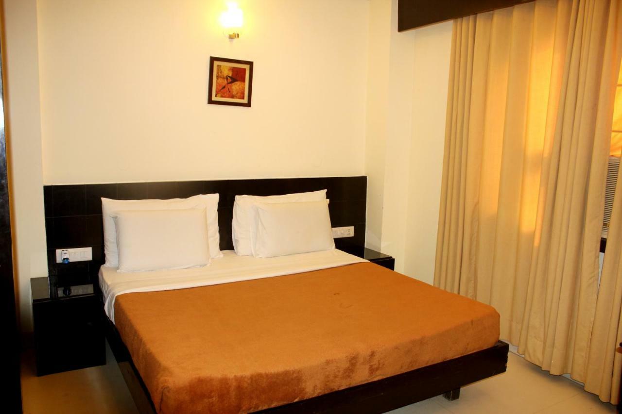 Aman Deluxe Hotel New Delhi Buitenkant foto